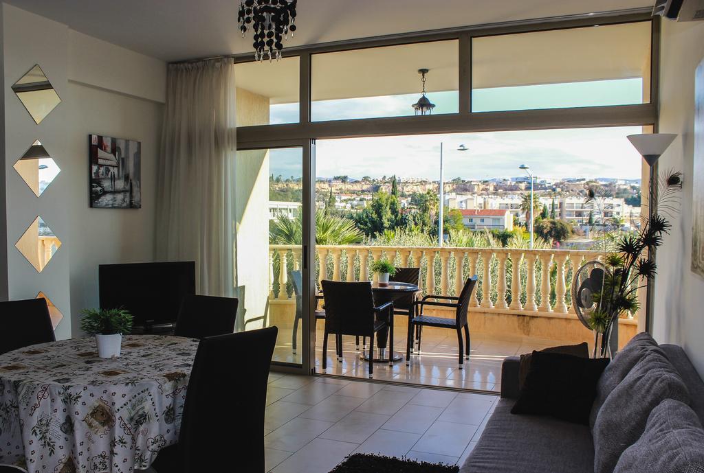 King'S Gardens Apartment 파포스 외부 사진