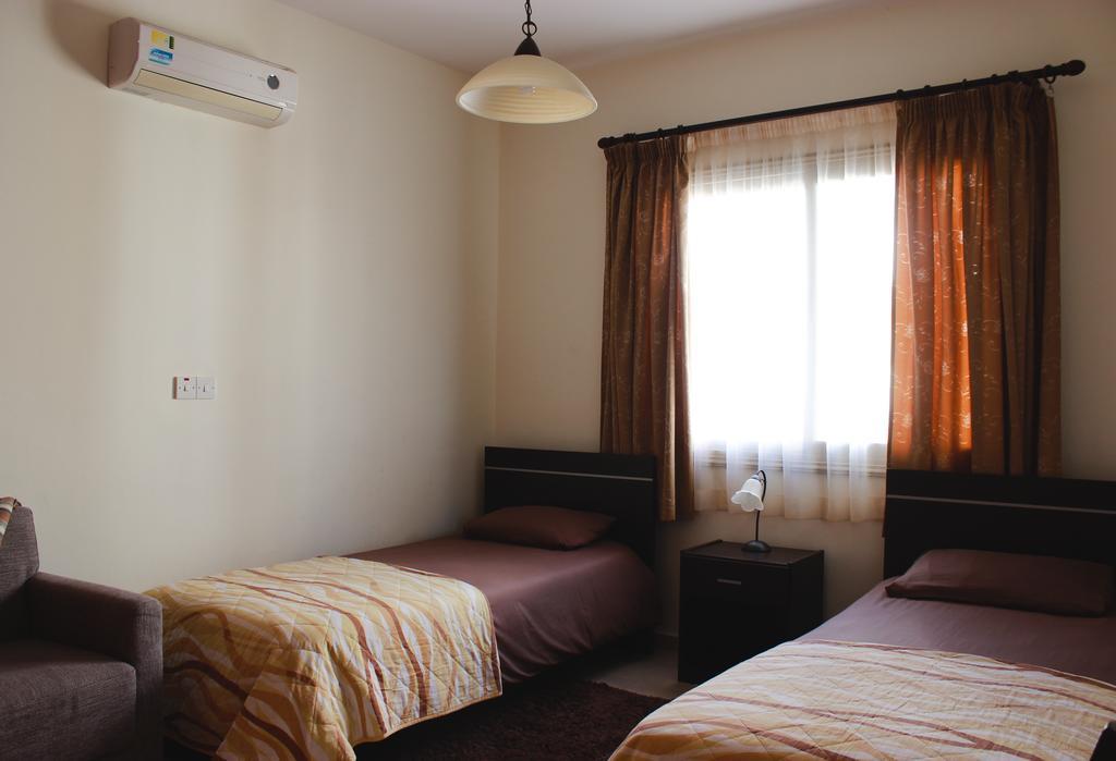 King'S Gardens Apartment 파포스 외부 사진