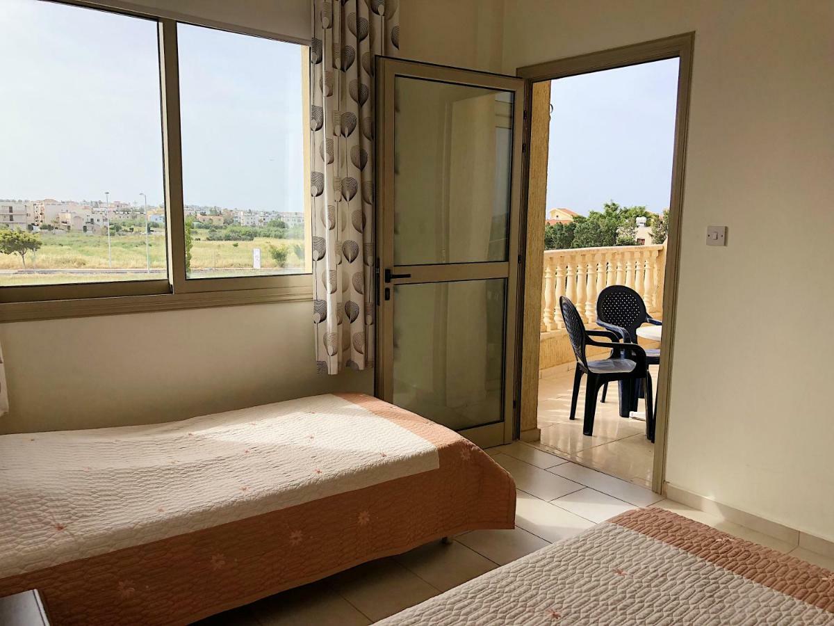 King'S Gardens Apartment 파포스 외부 사진